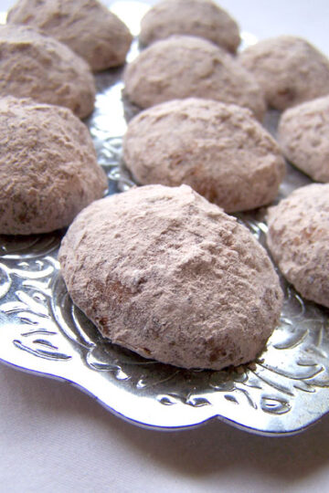 Chocolate-Filled Mexican Wedding Cookies